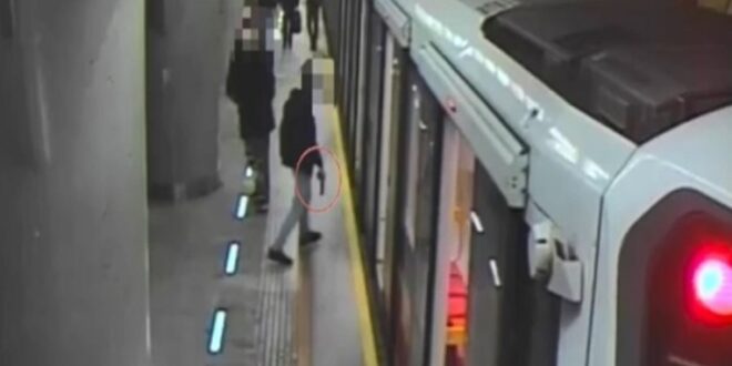 Seria brutalnych ataków w warszawskim metrze. Napastnik miał broń